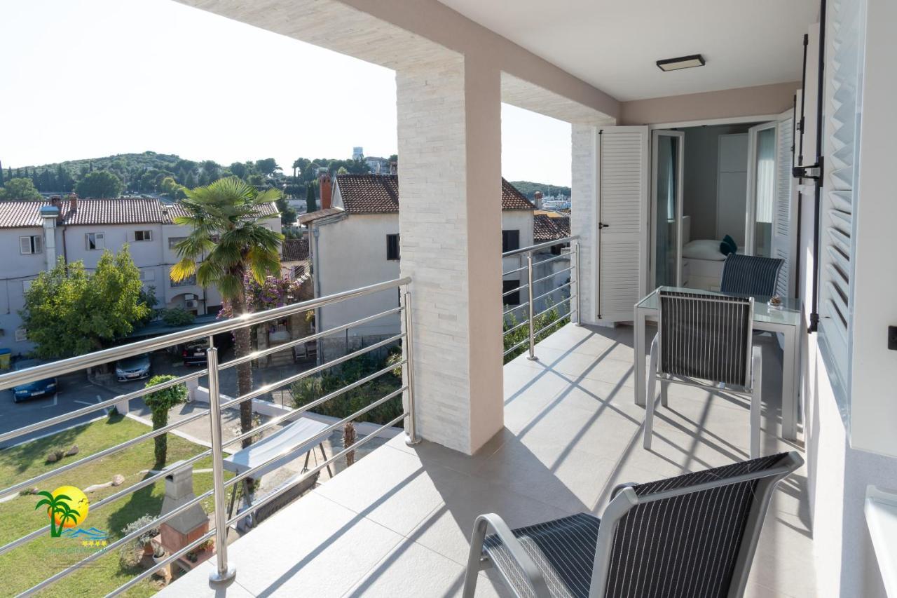 Villa Green Palm Vrsar Exterior photo